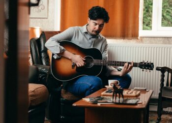 El cantautor de Liverpool Simon Howard lanza su nuevo sencillo «Lost and Found»