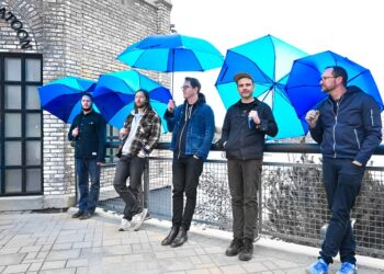 Blue Umbrella lanza su álbum debut ‘Recklessly Yours’