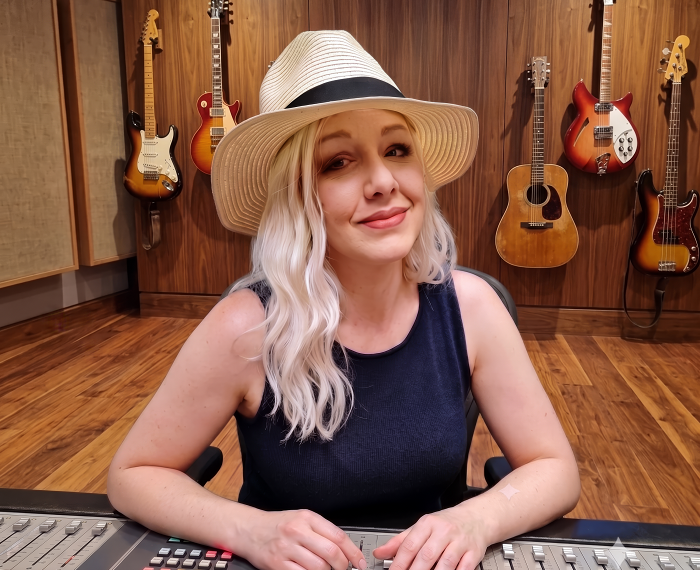 Cathy Young regresa con la canción más personal de su vida