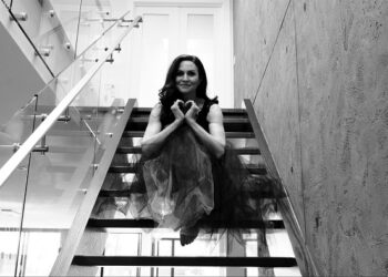 La cantante Tonia Evans expresa su traición a través de «Running Up That Hill»