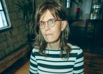 El proyecto shoegaze de Toronto, AloneKitty, anuncia su nuevo álbum ‘wide awake’ y comparte el sencillo «I’m Wide Awake»
