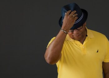 El maestro del órgano Hammond, Vel Lewis, se une a la aclamada saxofonista Marion Meadows para hacer «Smoovee»